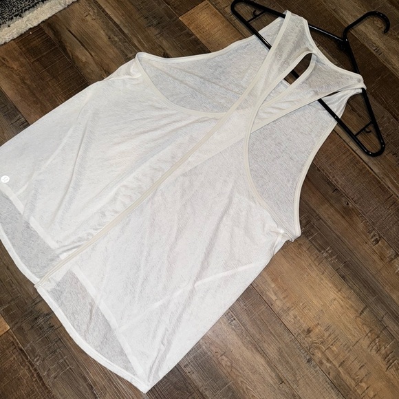 Lululemon Tranquil Mesh Crossback White Tank Top Size 6 Activewear - Picture 2 of 4